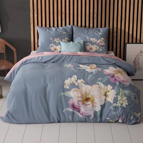 Dekbedovertrek Gigi - Lits-Jumeaux (240x220 cm) - Blauw Microvezel - Dessin: Bloemen - Sleeptime Essentials - Dekbed-Discounter.nl